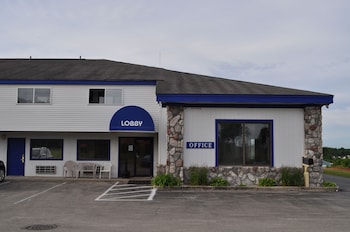 super 8 by wyndham petoskey