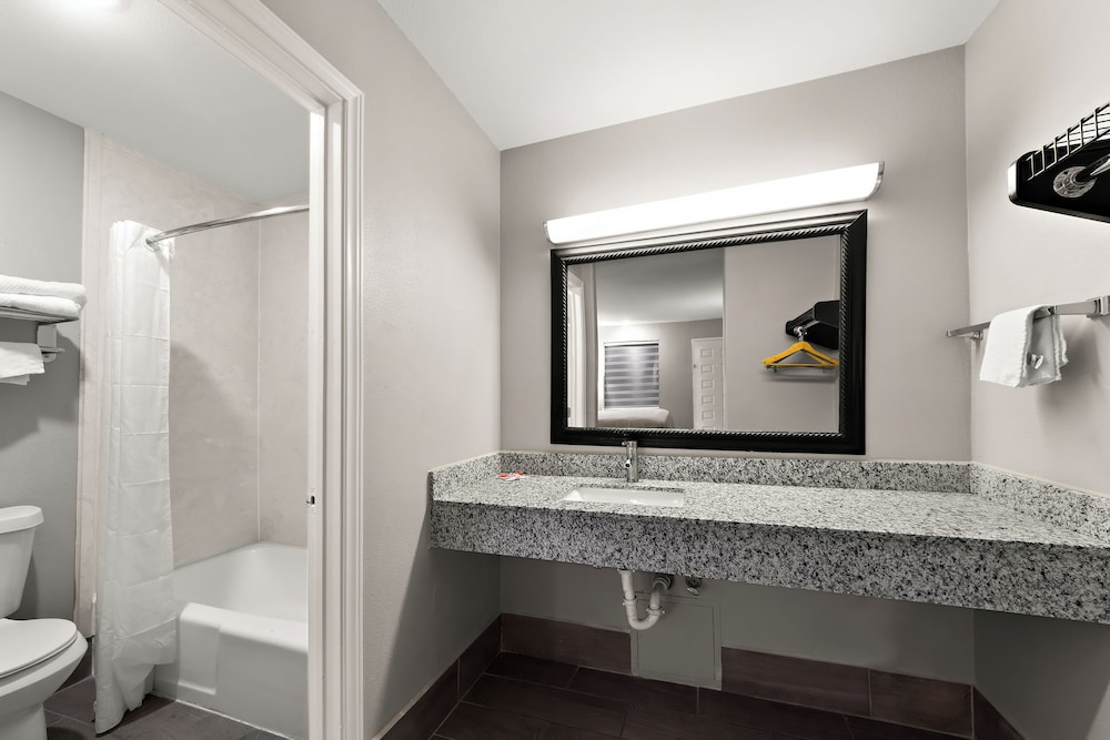 sky palace inn and suites by jasper laredo