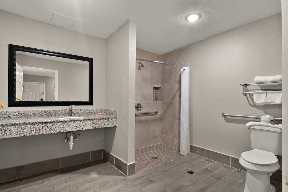 sky palace inn and suites by jasper laredo