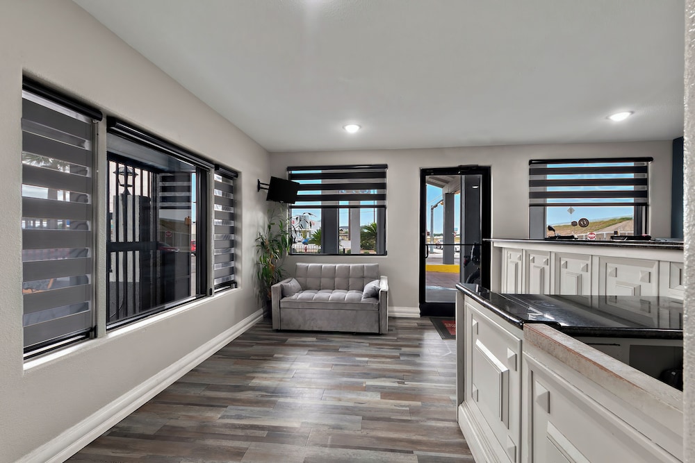 sky palace inn and suites by jasper laredo