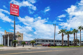 sky palace inn and suites by jasper laredo