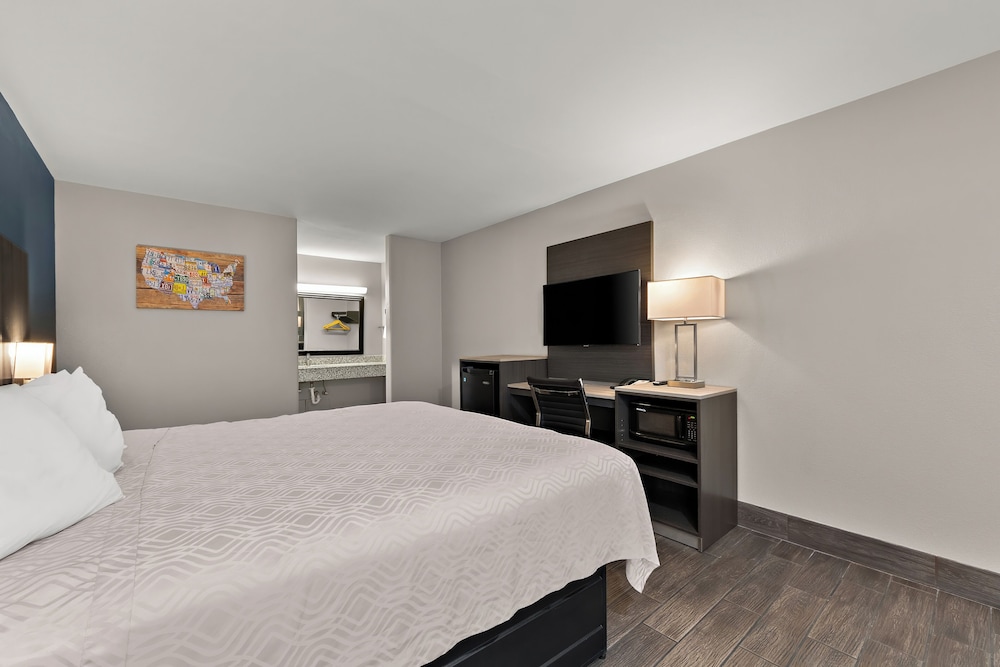 sky palace inn and suites by jasper laredo