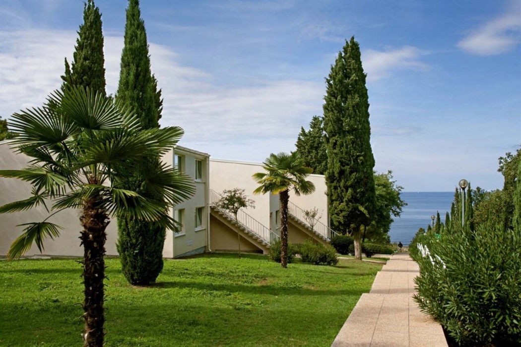apartments bellevue plava laguna