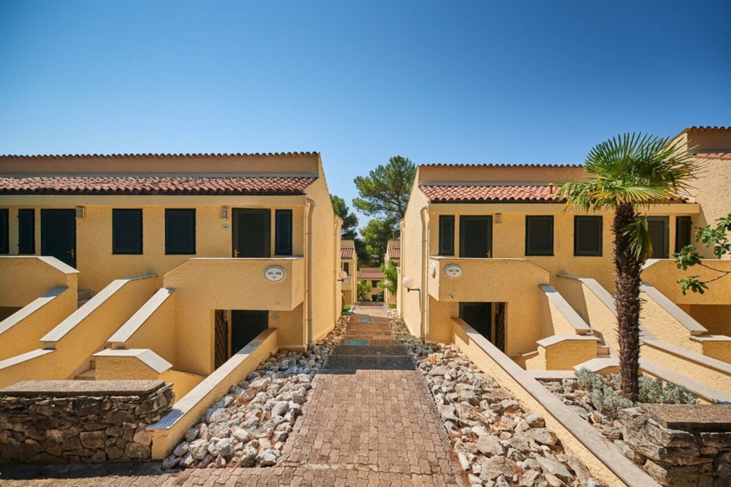 apartments bellevue plava laguna