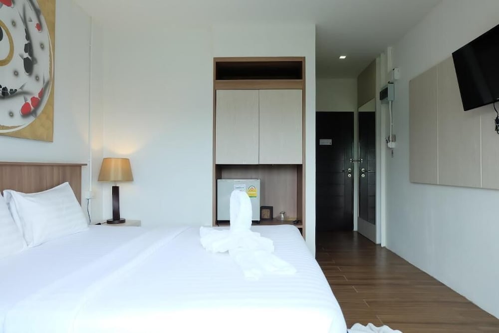a plus hotel koh lipe hostel