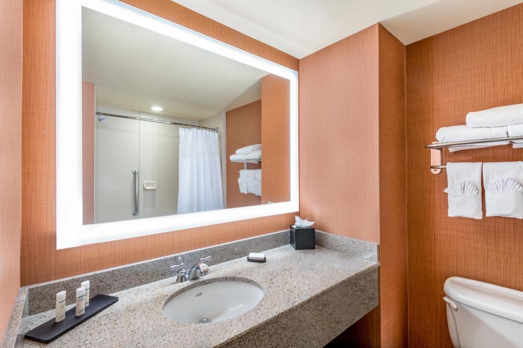 embassy suites by hilton st louis st charles