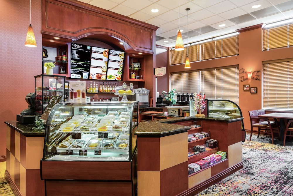 embassy suites by hilton st louis st charles