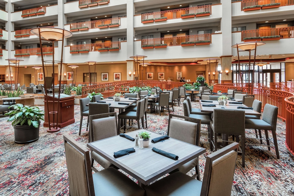 embassy suites by hilton st louis st charles