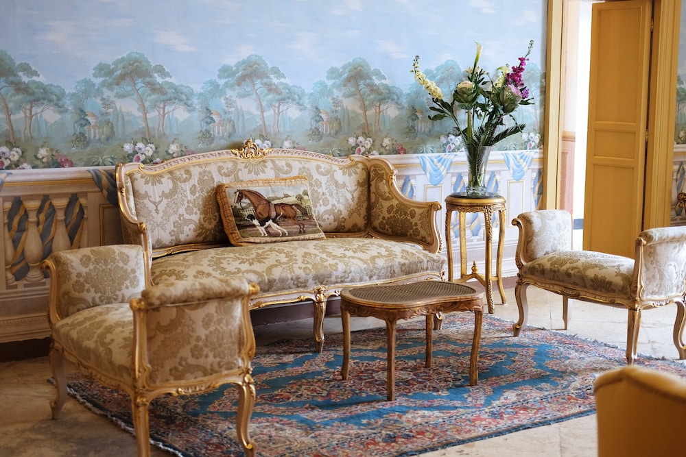 hotel villa favorita