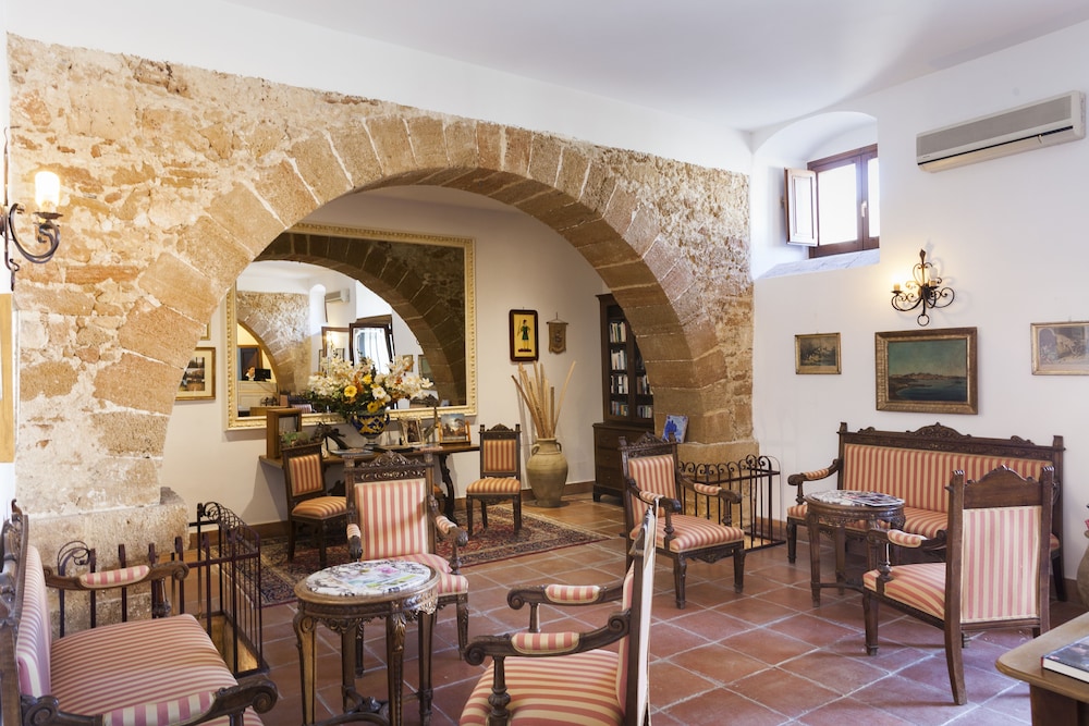 hotel villa favorita