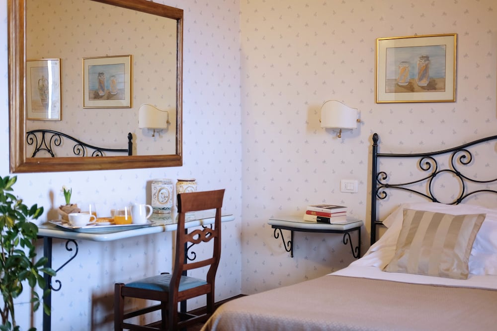 hotel villa favorita