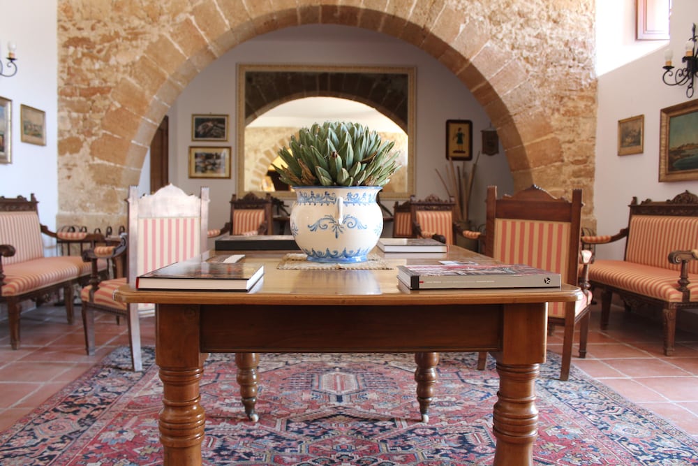 hotel villa favorita