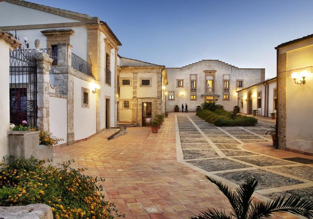 hotel villa favorita