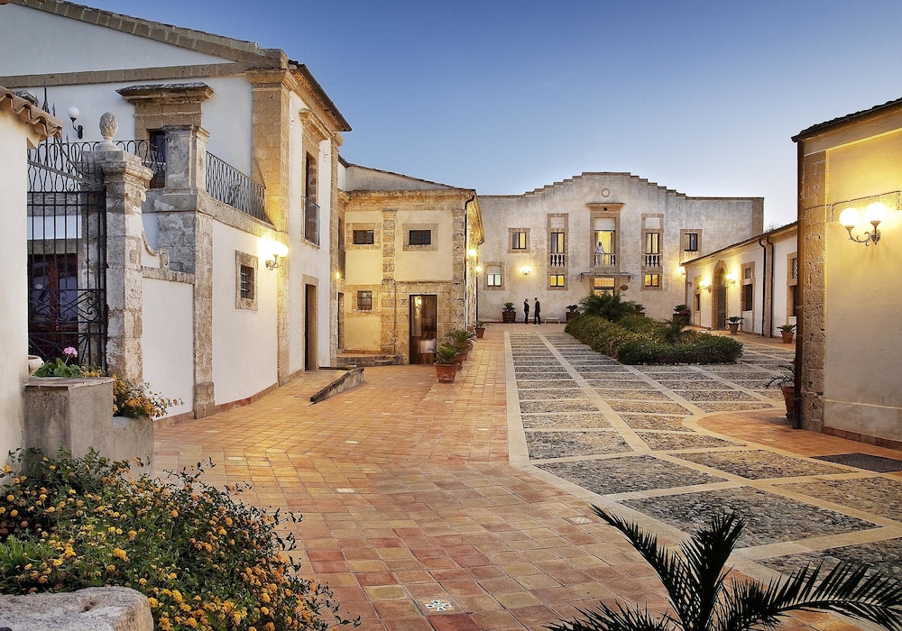 hotel villa favorita