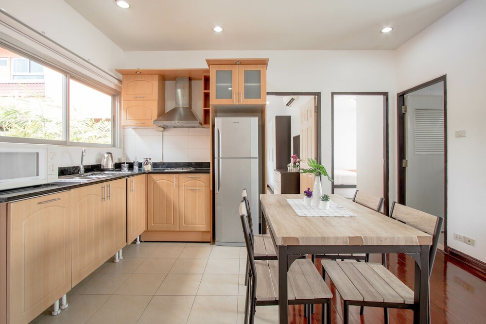 teja lakeview apartments