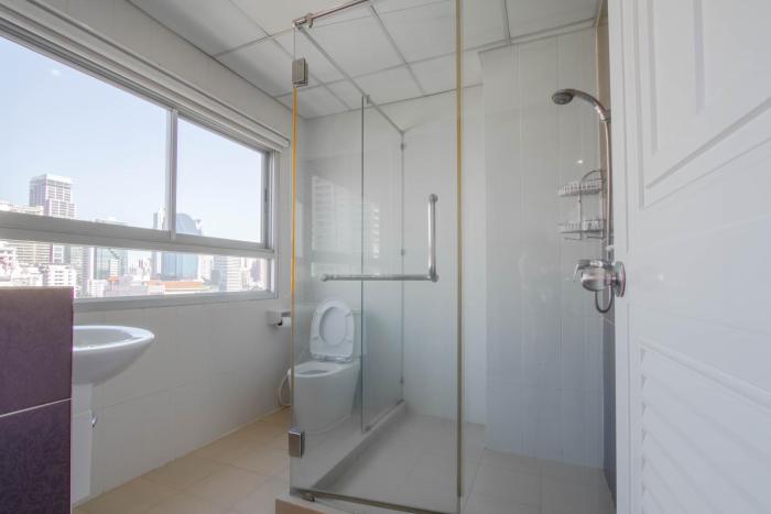 teja lakeview apartments