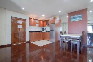 teja lakeview apartments