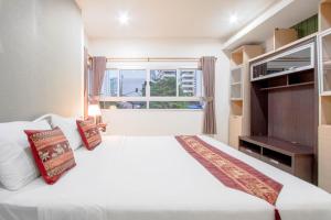 teja lakeview apartments