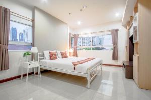 teja lakeview apartments