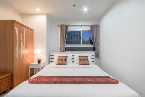 teja lakeview apartments