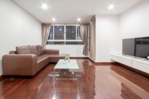 teja lakeview apartments