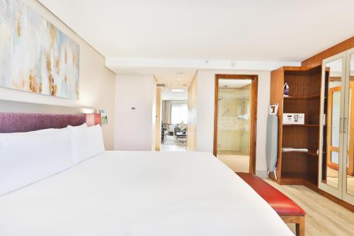 holiday inn rosebank an ihg hotel