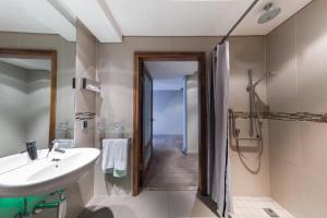 holiday inn rosebank an ihg hotel