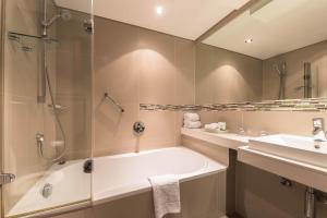 holiday inn rosebank an ihg hotel