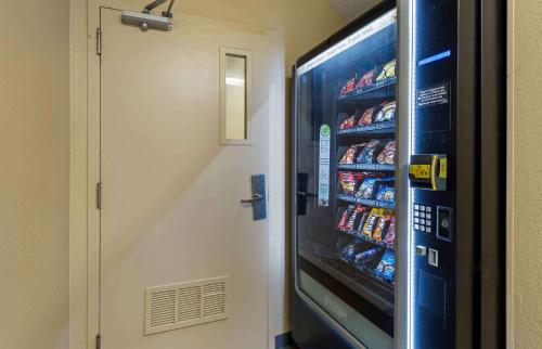 extended stay america select suites st louis westport craig