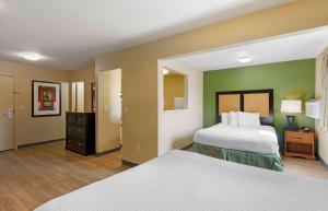 extended stay america select suites st louis westport craig