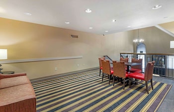 Extended Stay America Select Suites St Louis Westport Craig,St. Louis>>Maryland Heights,3 star