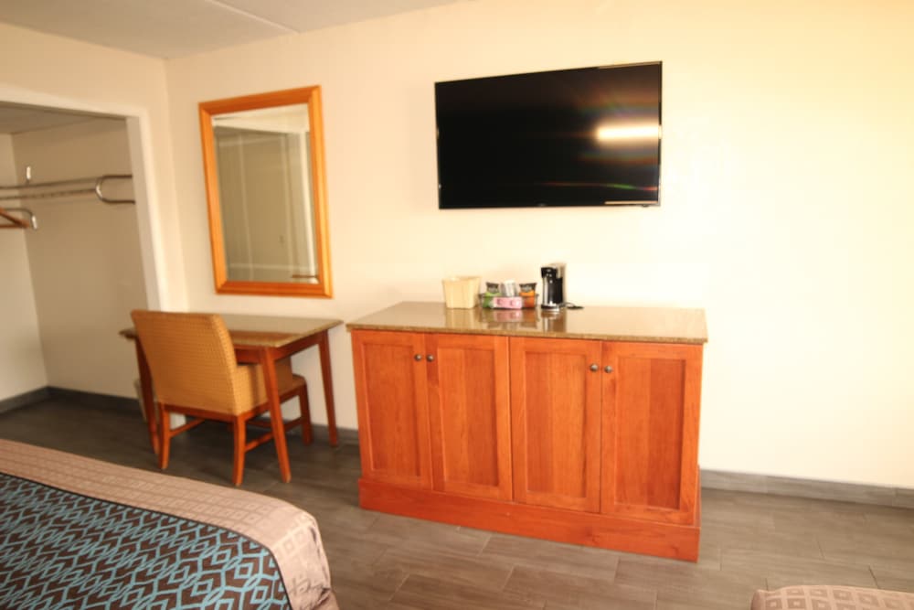 windwater hotel and marina