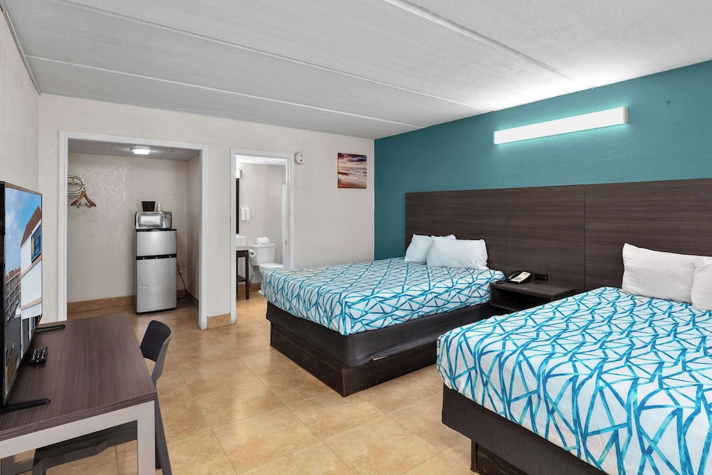 windwater hotel and marina