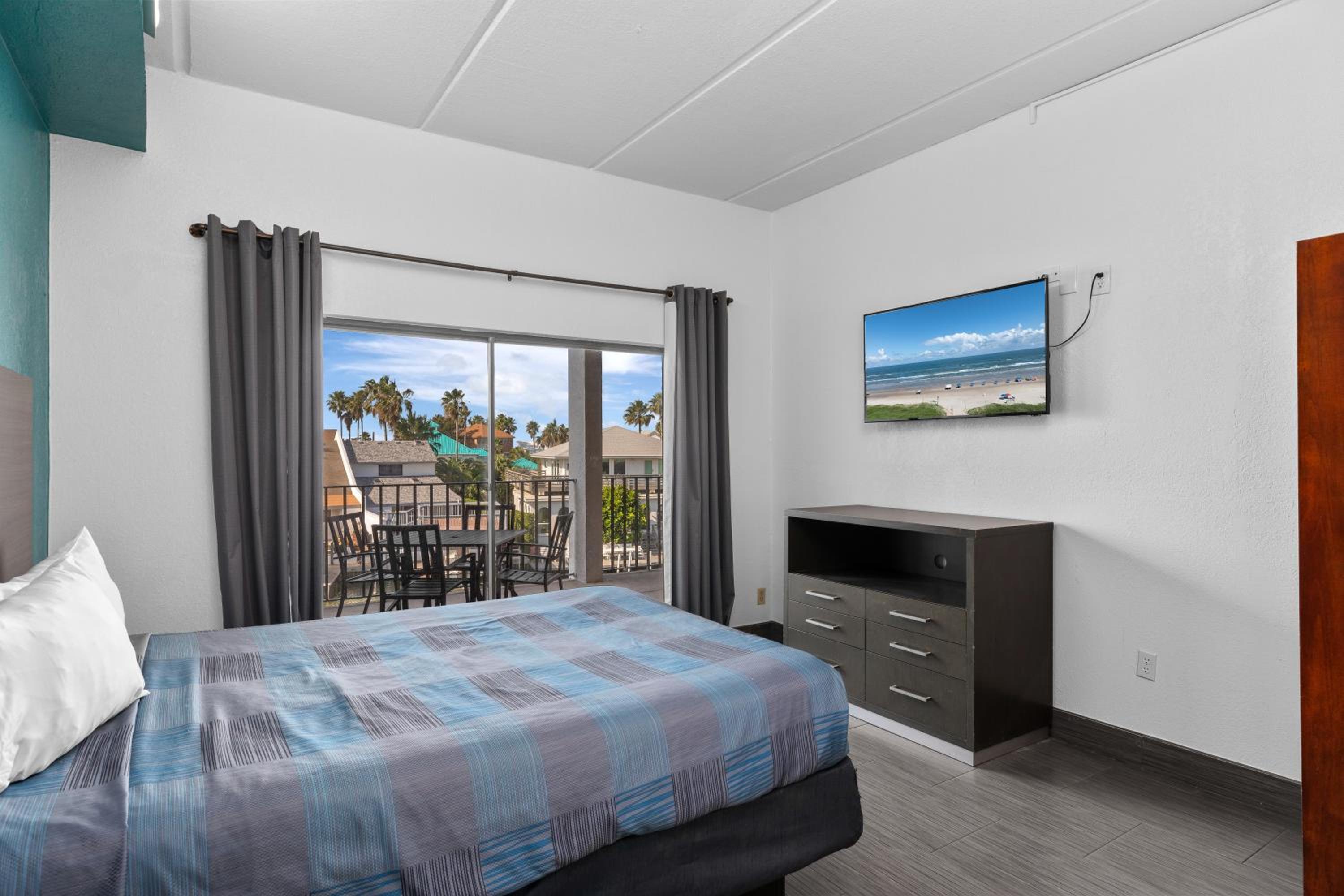 windwater hotel and marina
