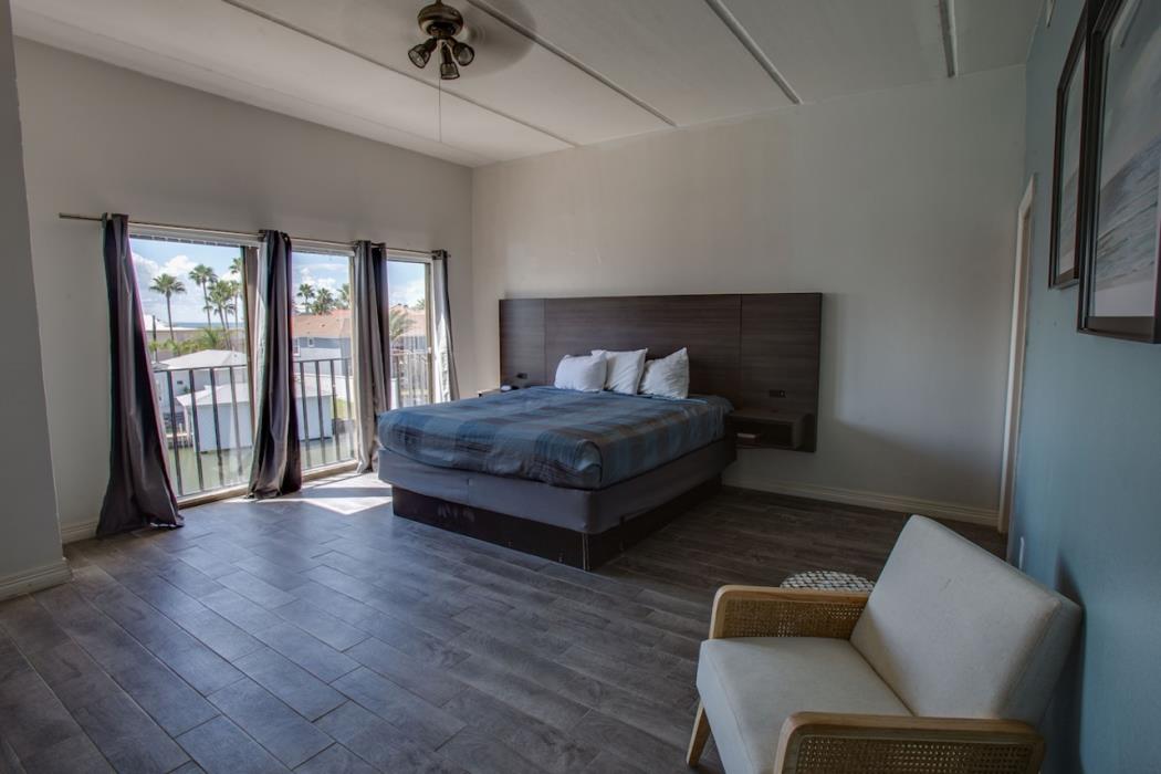 windwater hotel and marina