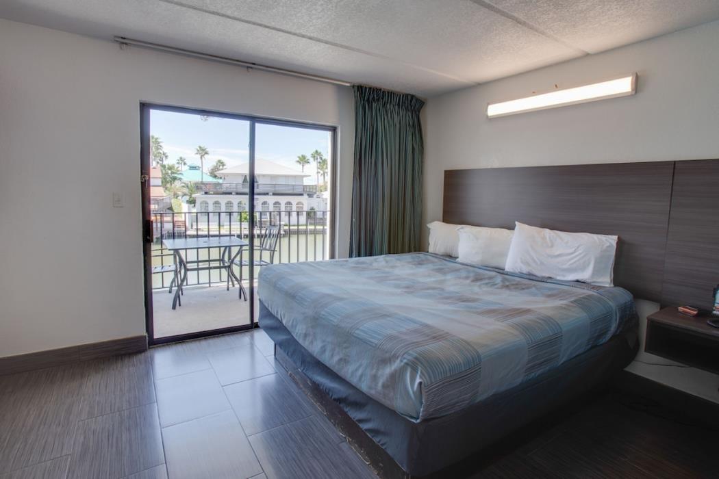 windwater hotel and marina