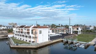 windwater hotel and marina