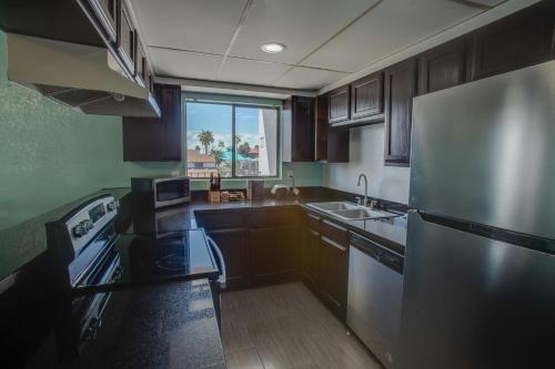 windwater hotel and marina