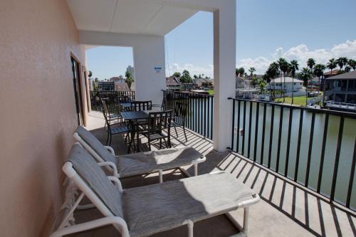 windwater hotel and marina