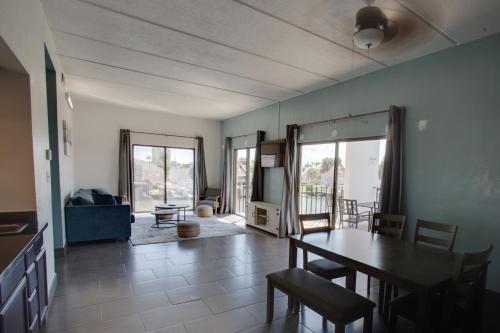 windwater hotel and marina