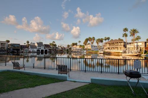 windwater hotel and marina