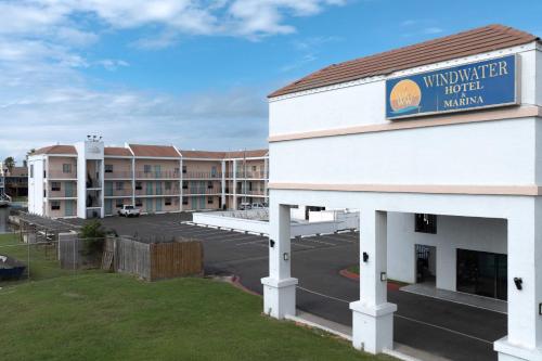 windwater hotel and marina