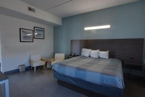 windwater hotel and marina