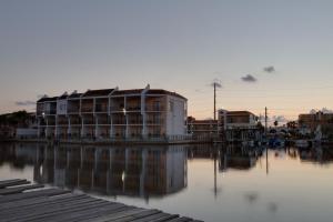 windwater hotel and marina