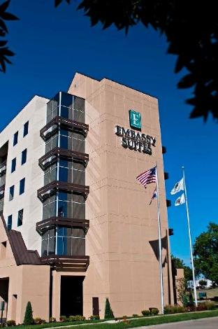 embassy suites by hilton st louis airport