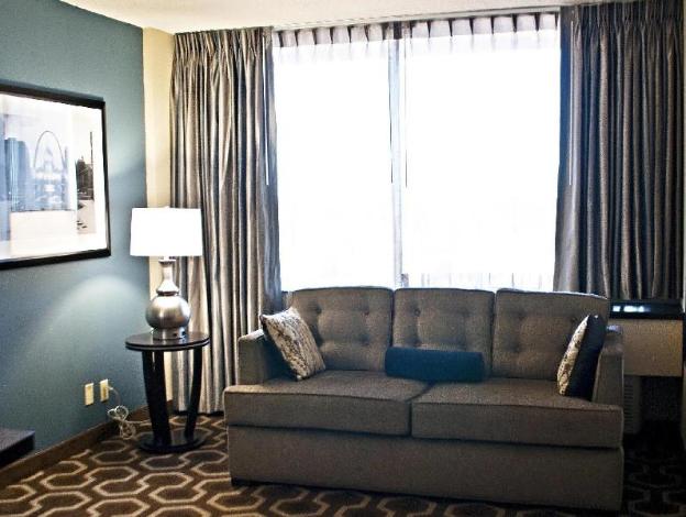embassy suites by hilton st louis airport