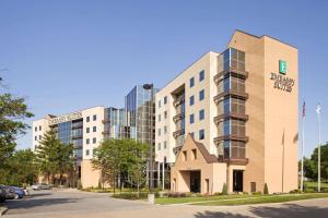 embassy suites by hilton st louis airport