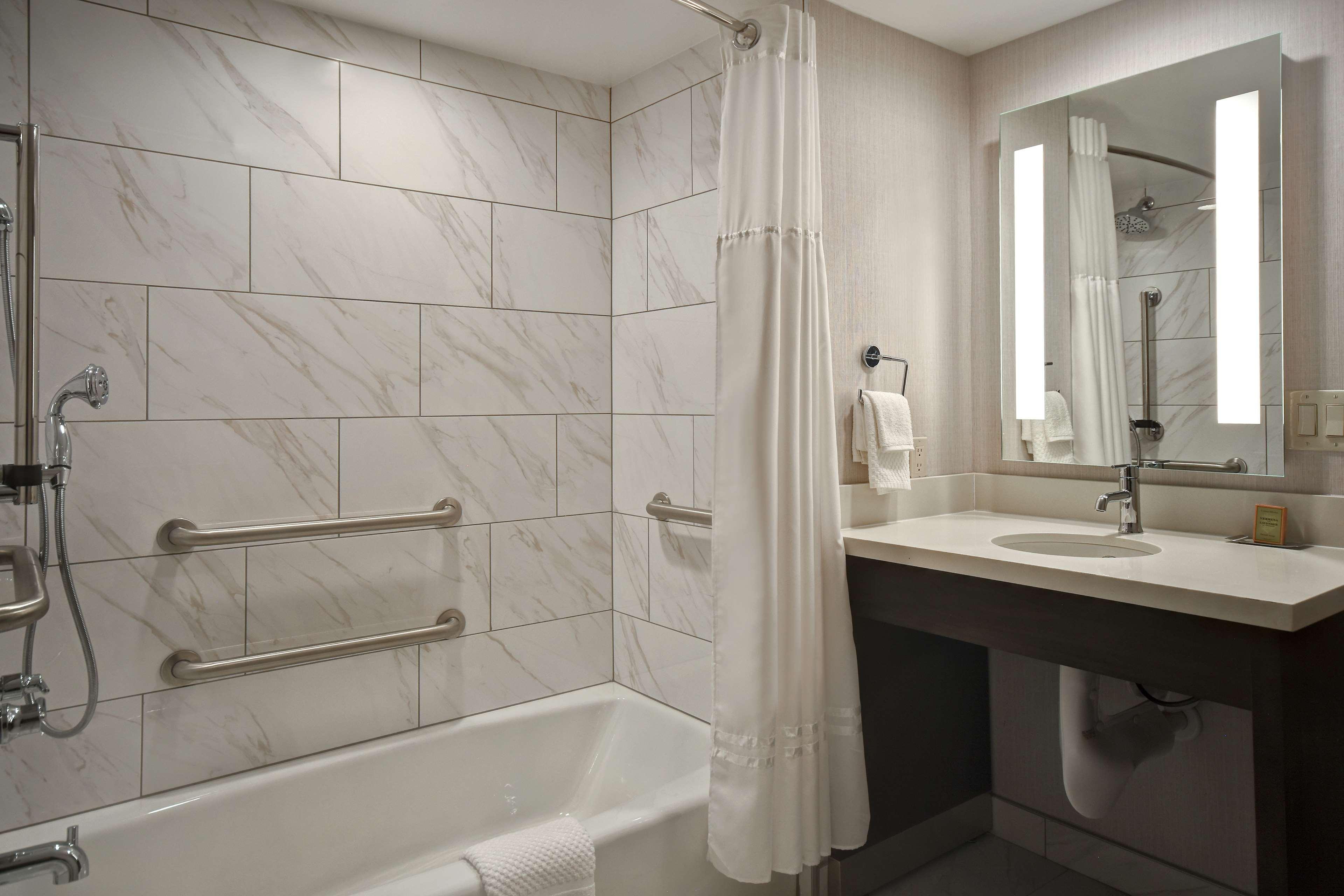 doubletree by hilton st louis airport