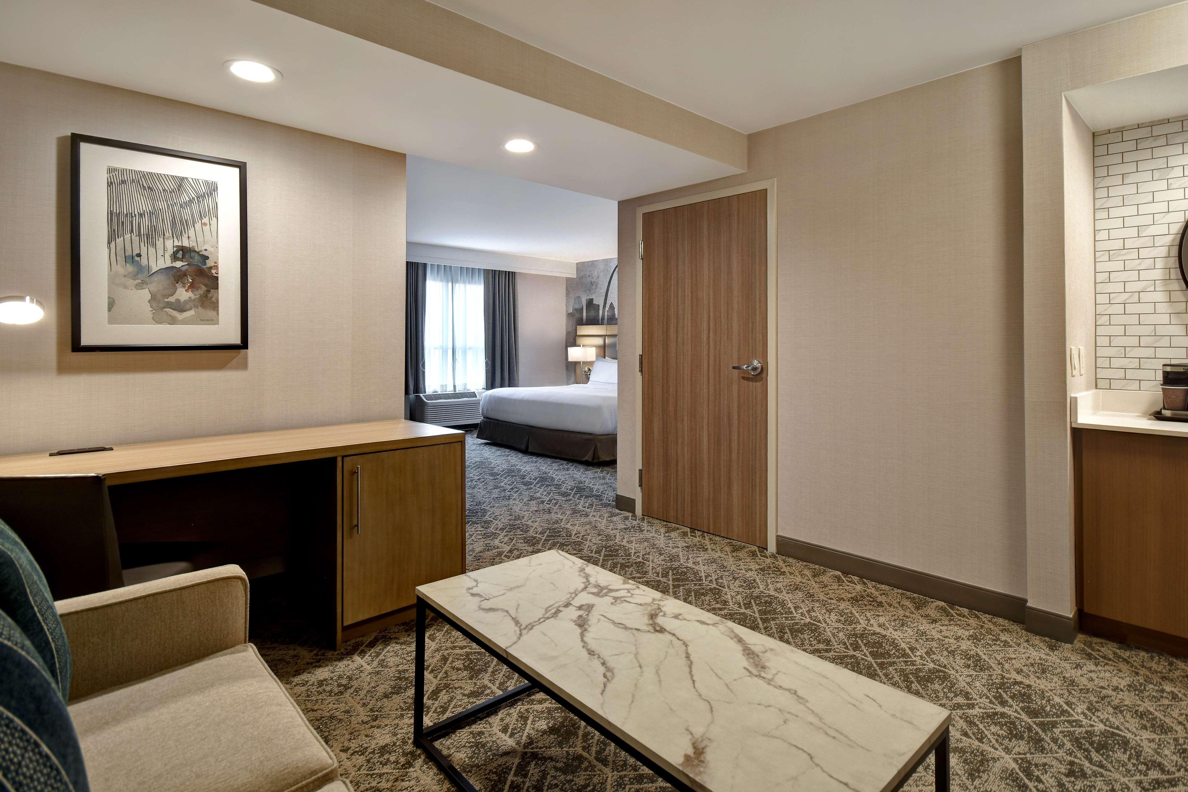 doubletree by hilton st louis airport
