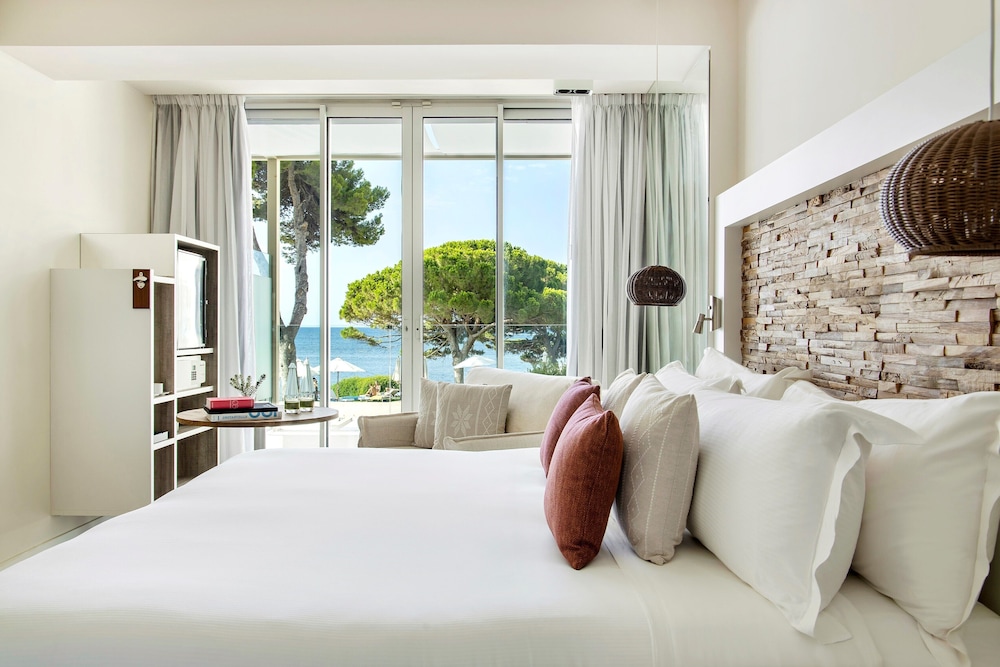 me ibiza the leading hotels of the world